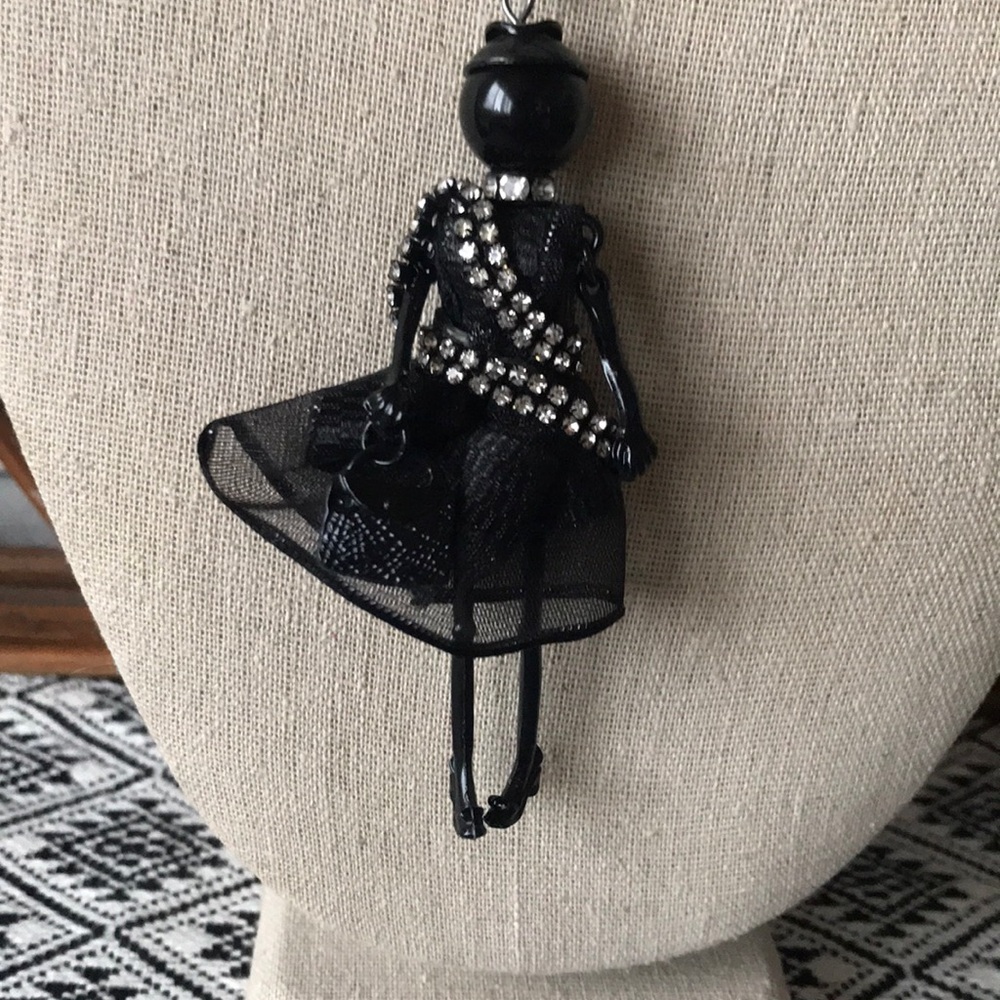 Long bougie shopping articulated lady gunmetal necklace
